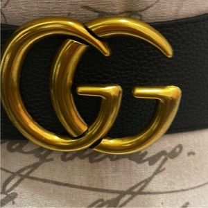 iSO!! stretch waist belt black with gold  gg hardware looking for!